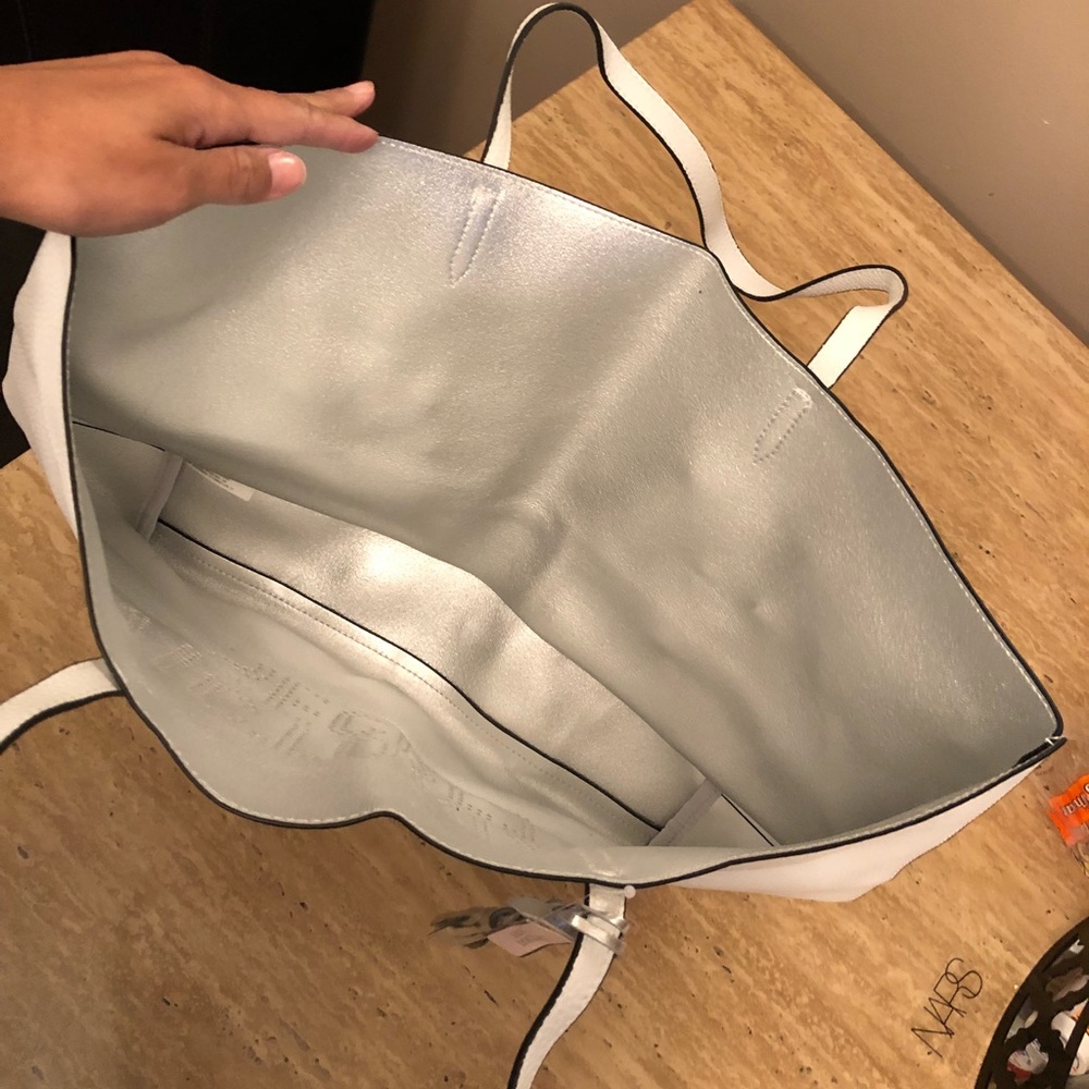 Victoria Secret tote bag - Picture 2 of 3